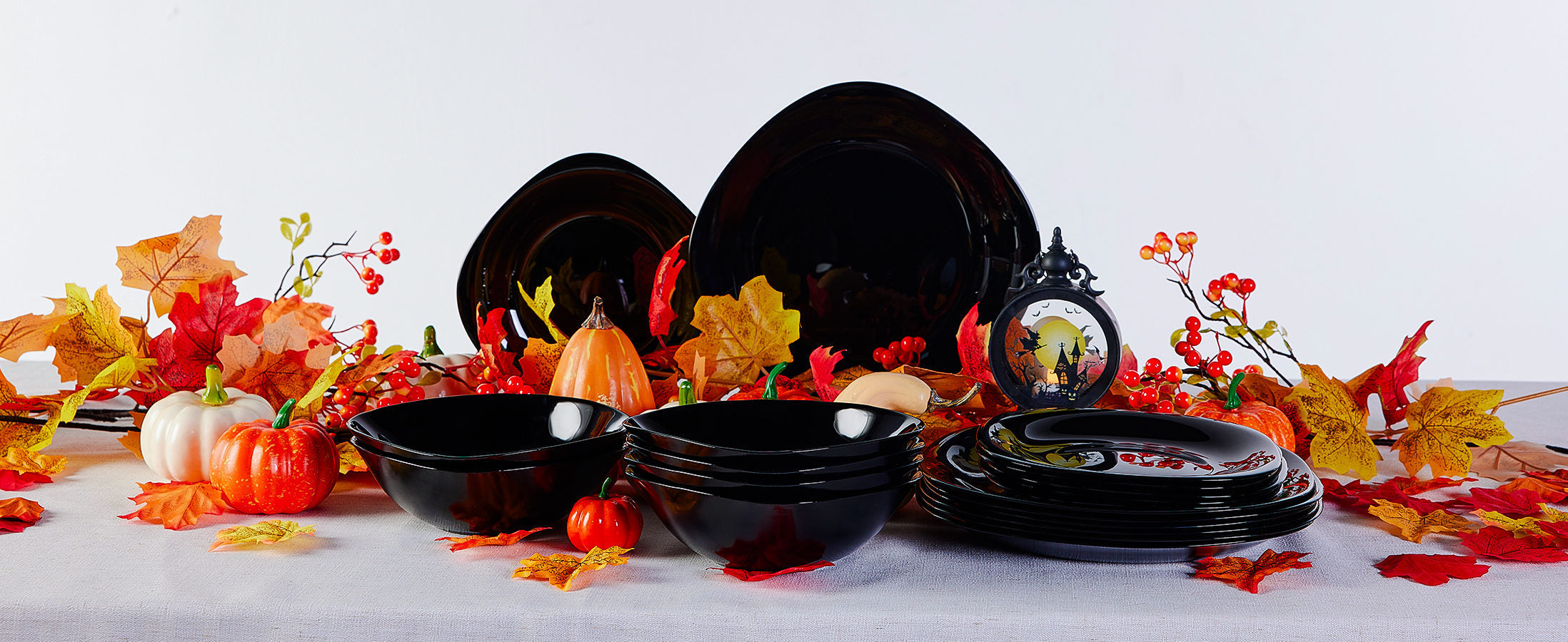 The Art of Dining in Obsidian Black: Style, Sustainability, and Timeless Elegance