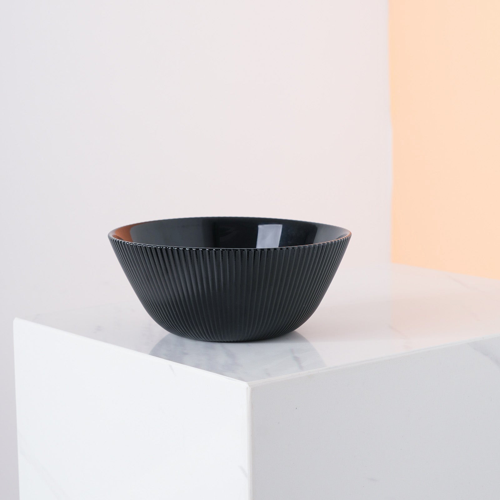 Daffodil 30-oz Soup Bowl (Obsidian)