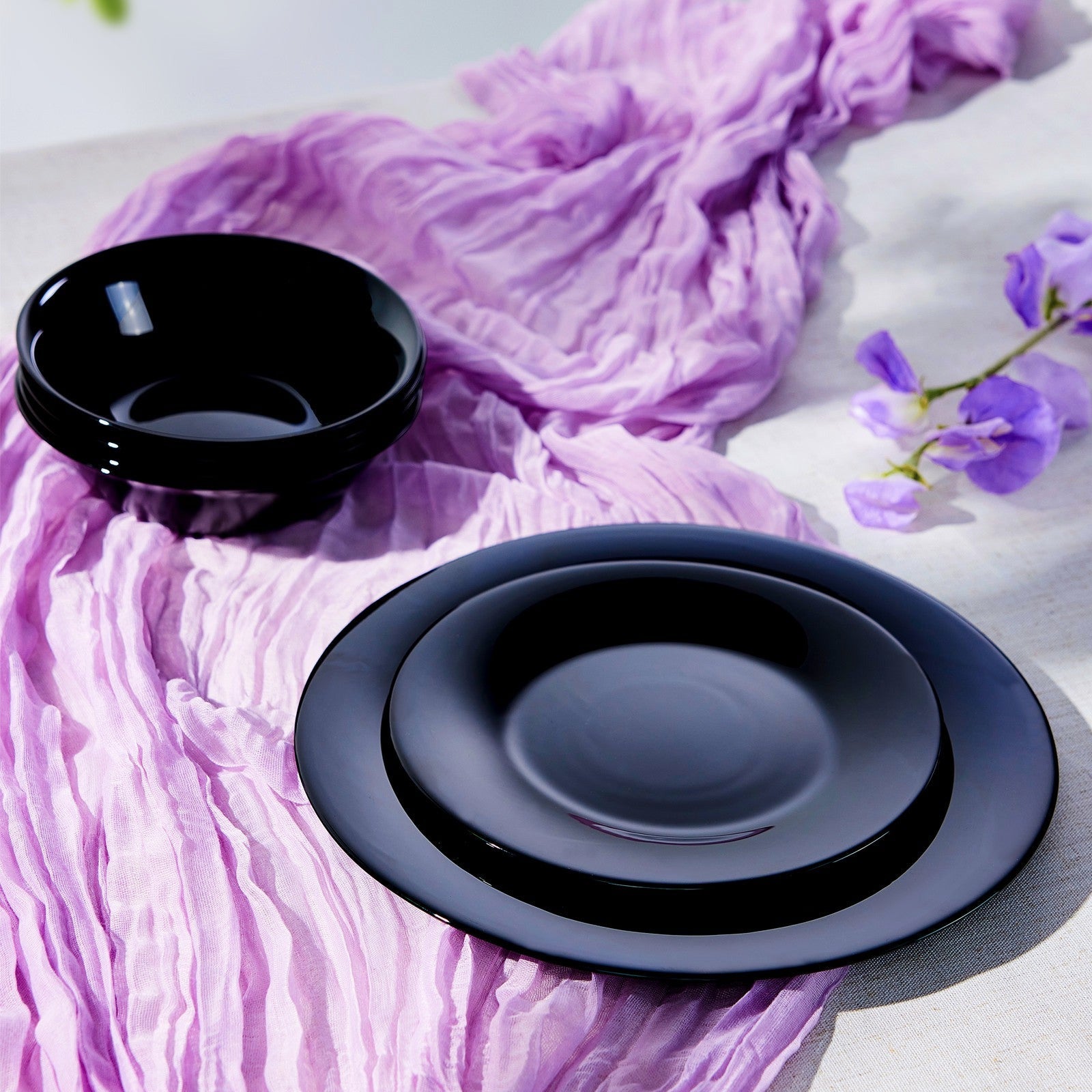 Gladiola Dinnerware Set (Obsidian)