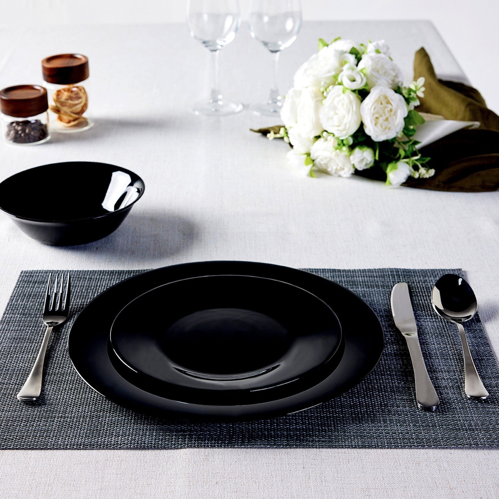 Gladiola Dinnerware Set (Obsidian)