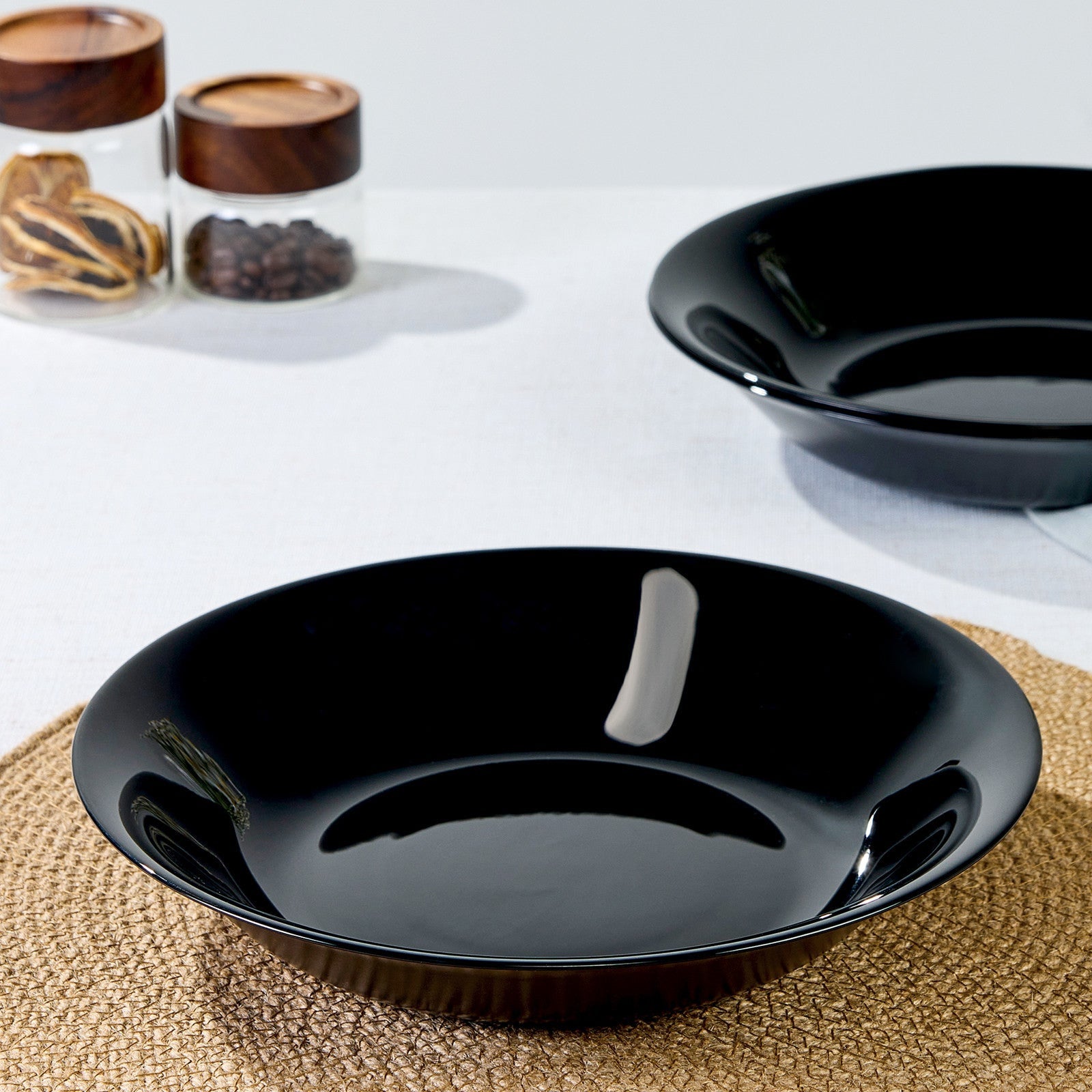 Gladiola 34-oz Pasta Bowl (Obsidian)