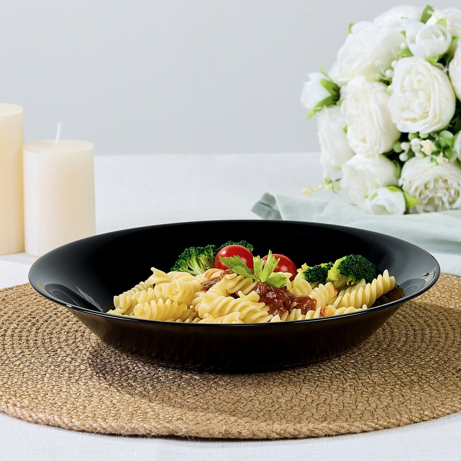 Gladiola 34-oz Pasta Bowl (Obsidian)