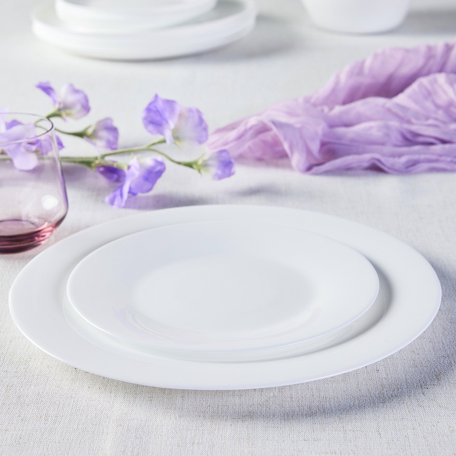 Gladiola Dinnerware Set