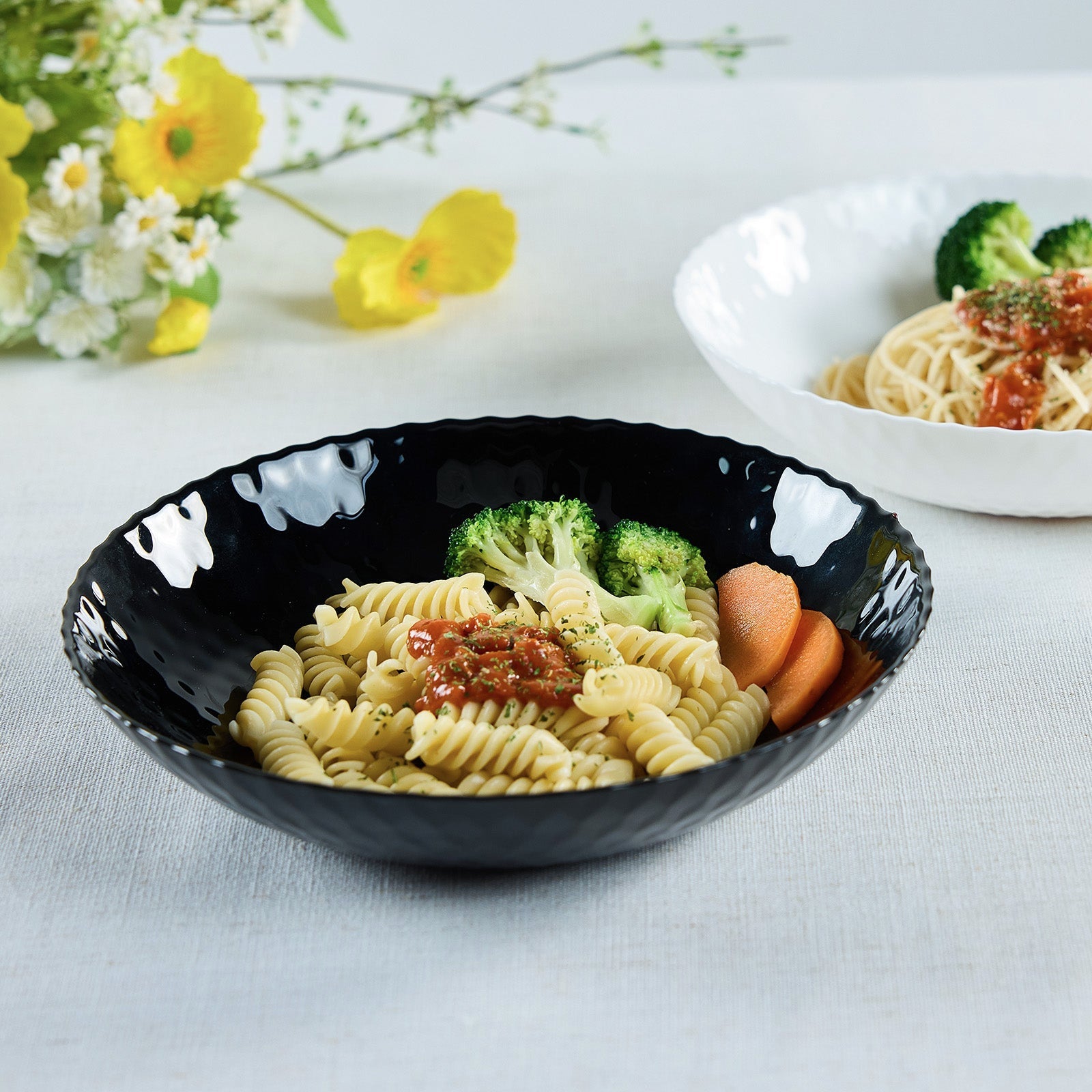 Glittering 30-oz Pasta Bowl (Obsidian)