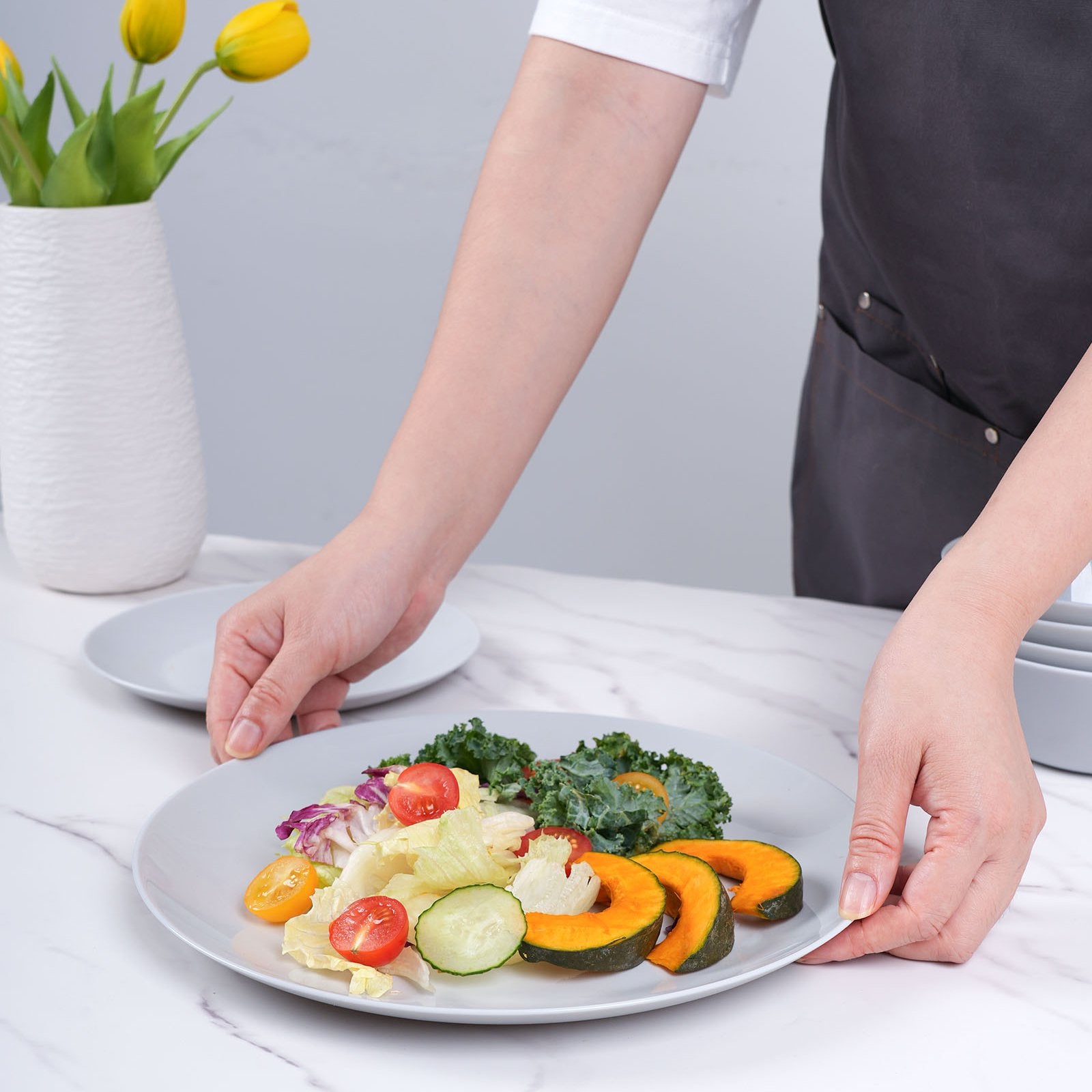 Moonlight 10.5" Dinner Plate (Gainsboro)