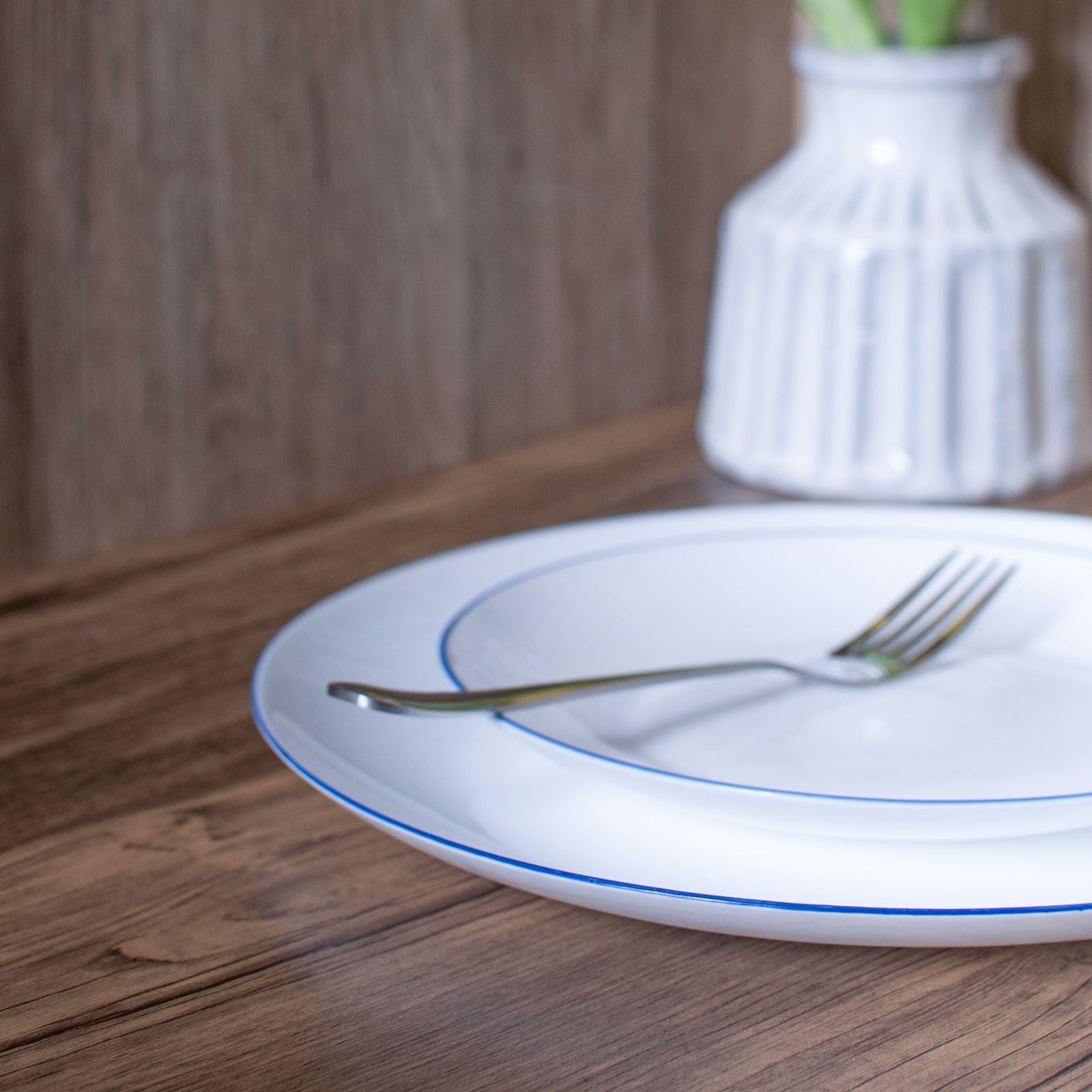 Moonlight 10.5" Dinner Plate (Navy Blue Rim)